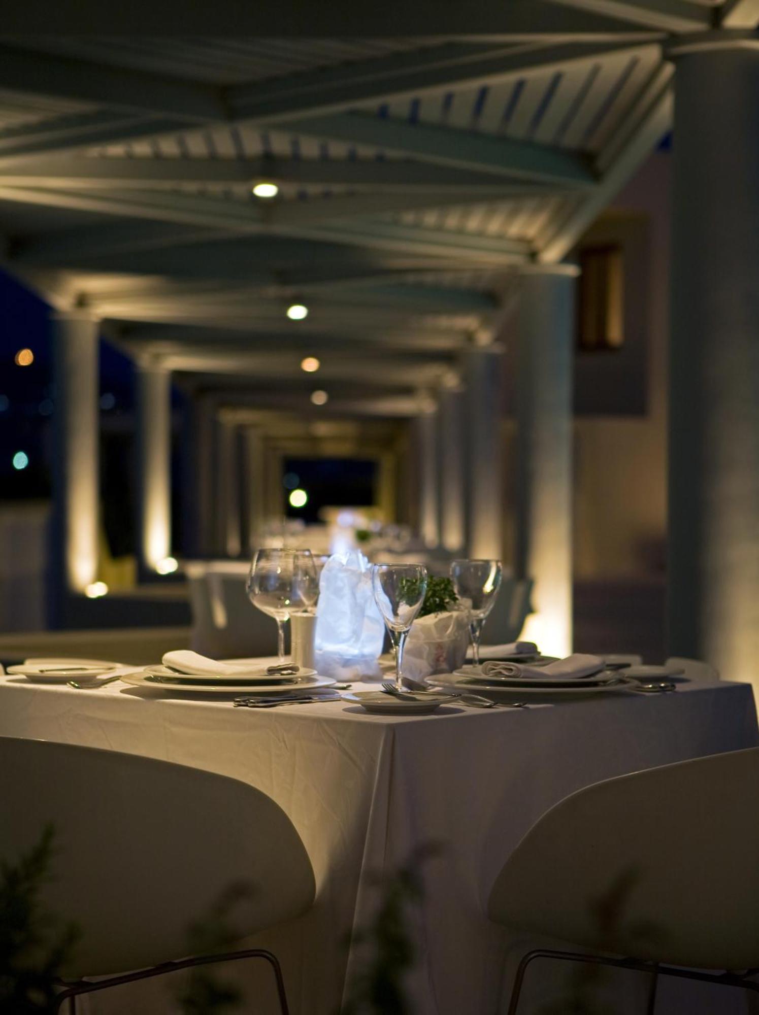 The Majestic Hotel ฟิรา ภายนอก รูปภาพ